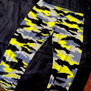 Women’s medium ready to go leggings